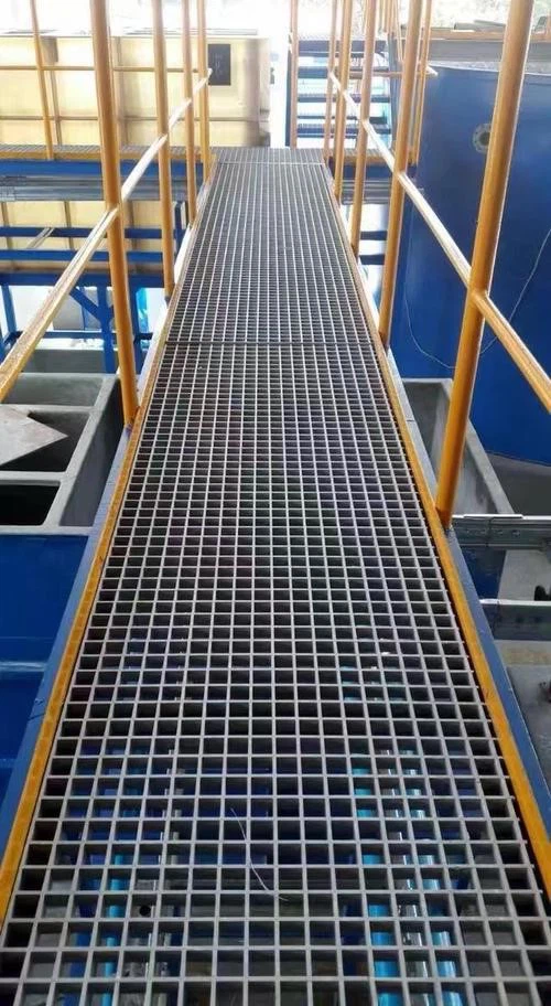 Fiberglass grating walkway system used in a USA chemical plant for corrosion resistant access platforms Fiberglass grating walkway system used in a USA chemical plant for corrosion resistant access platforms